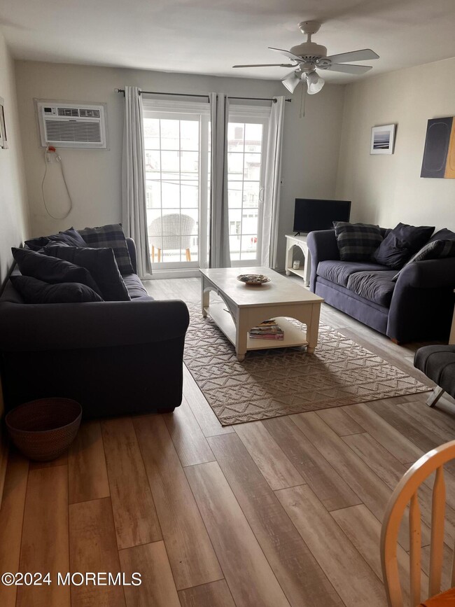 Building Photo - 200 Lareine Ave Unit 208 Rental