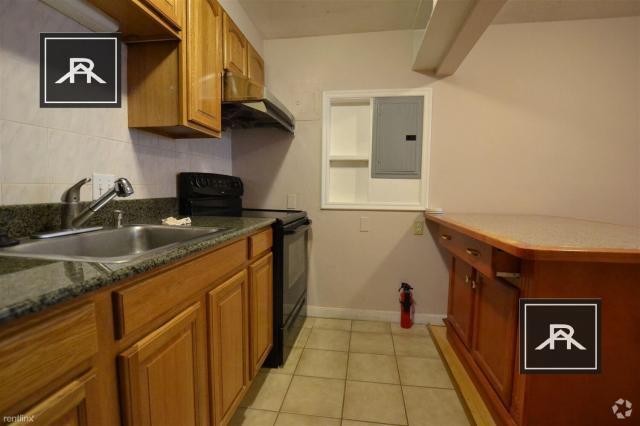Building Photo - 2 bedroom in Brighton MA 02135 Unit 6 Rental