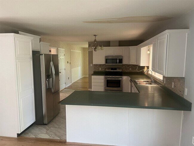 Photo - 137 Grandview Ave