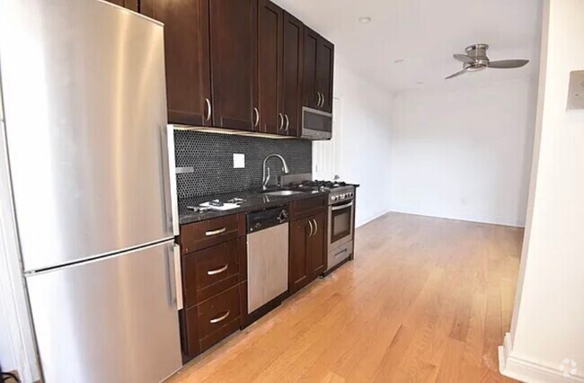 Building Photo - 373 S 4th St Rental