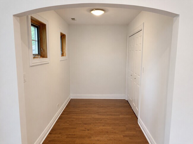 Photo - 1759 Dewes St