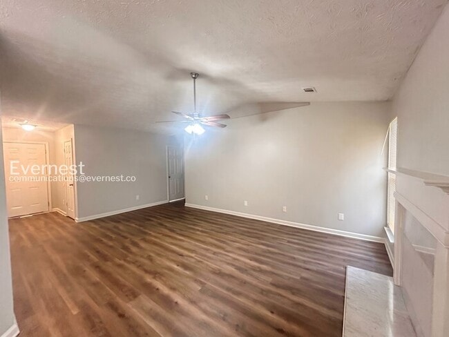 Photo - 2132 Briar Glen Ln SW