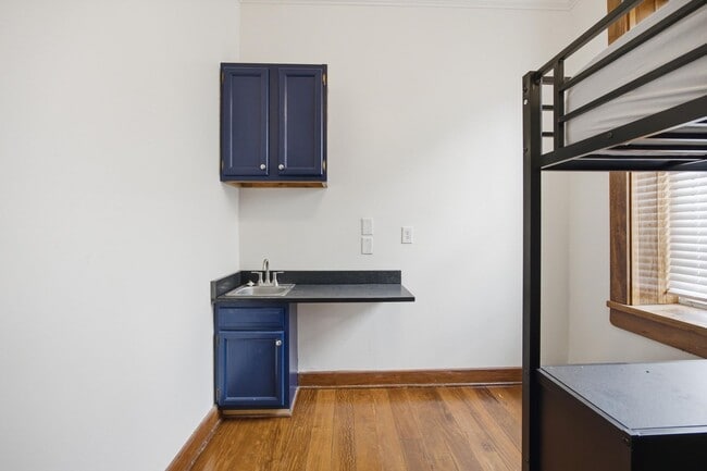 Photo - 823 McCallie Ave Unit 3