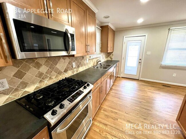 Photo - 4334 Applegate Rd