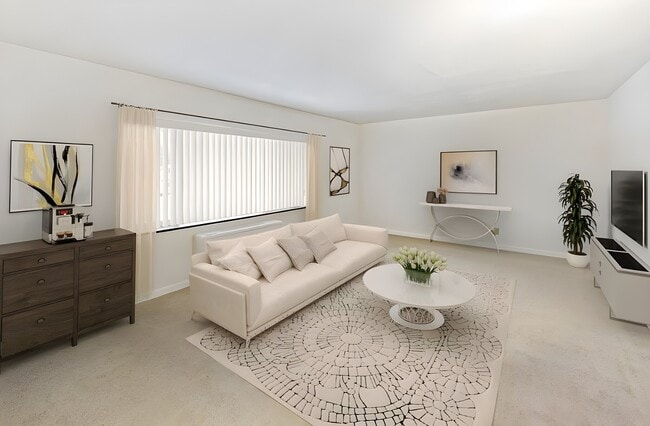 Photo - 1600 Elmwood