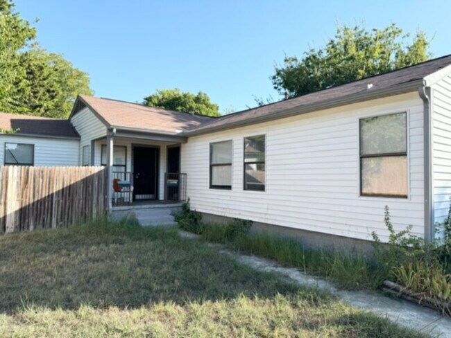 ******1 BEDROOM DUPLEX**** - ******1 BEDROOM DUPLEX**** House