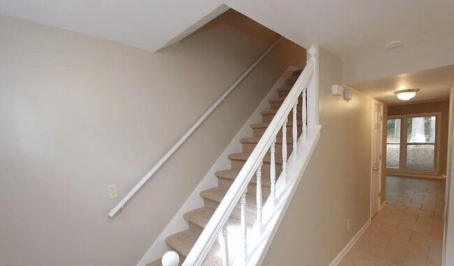 Photo - 1117 Booth Ct SW