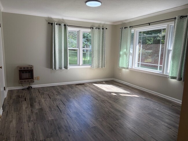 3231 Magnolia Dr