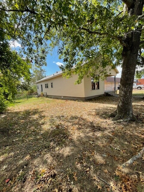 Photo - 614 E Main St