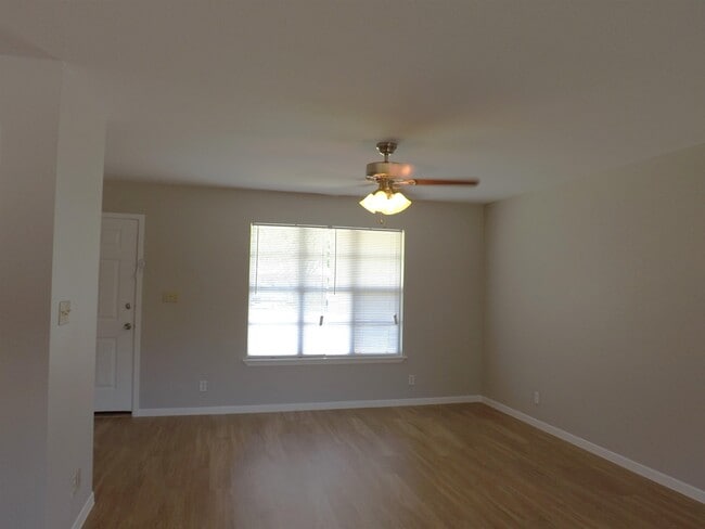 Photo - 1211 Mulberry Dr