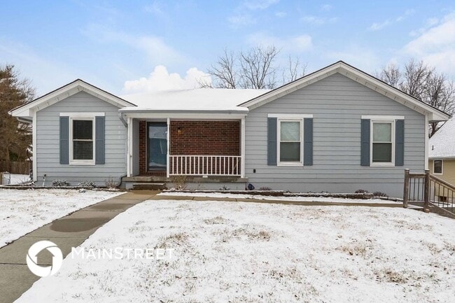 Building Photo - 905 NW Delwood Dr