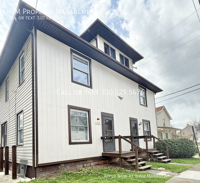 Building Photo - 212 14th St NW