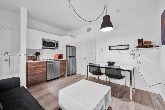 Photo - 1450 Meridian Ave Unit 102