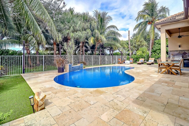 Photo - 1289 Beacon Cir