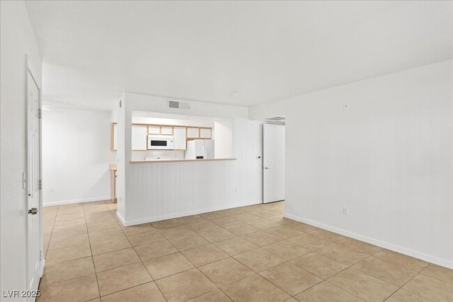 Photo - 2300 E Silverado Ranch Blvd Unidad 1074