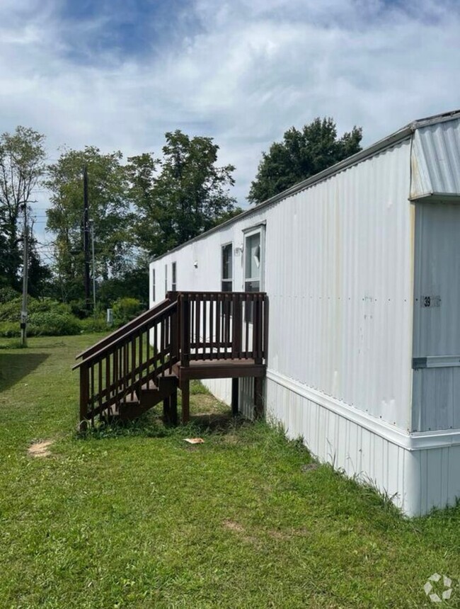 Building Photo - Mobile home for rent in Pinetree Estates l...