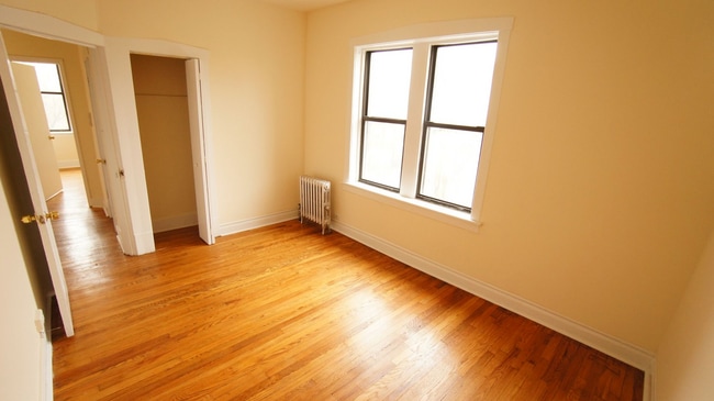 Building Photo - 1518 N Kedzie Ave Unit 1 Rental