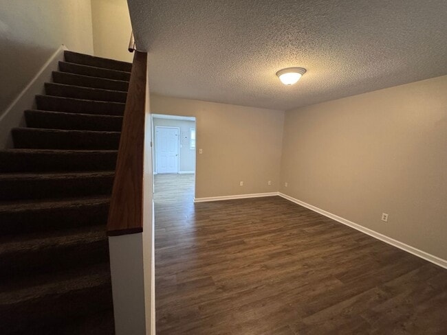 Photo - 2 Bed 1.5 Bath Apartment in Benton Unidad 9