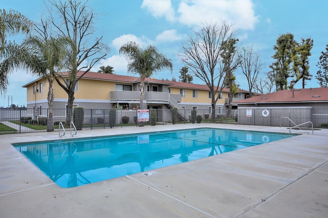 Photo - Silver Lake Apartments