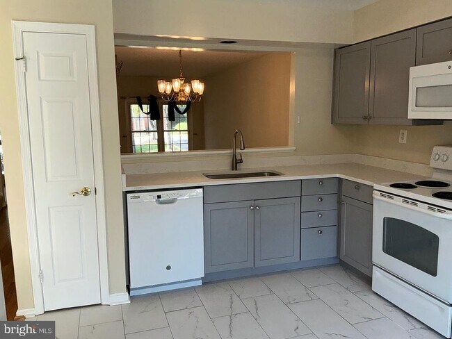 Photo - 1311 Templeton Pl