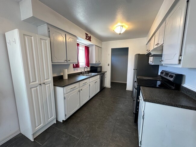 Photo - 3 Bedroom 2 Bathroom Duplex available to rent in Farmington