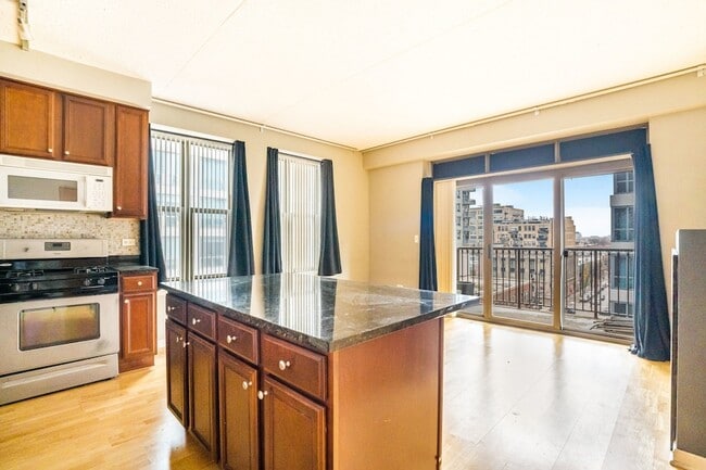 Photo - 1250 S Indiana Ave Unit 609