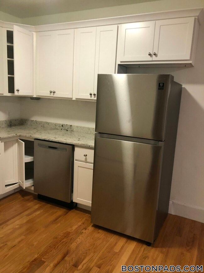 32 Edgerly Rd Unit 1