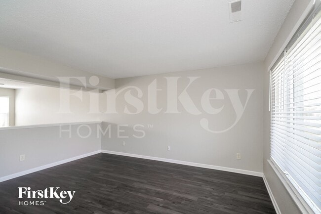837 Franklin Lakes Blvd