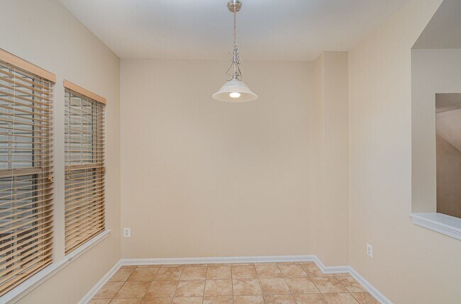 Photo - NORTH STAFFORD WELL MAINTAINED TOWNHOME FOR RENT