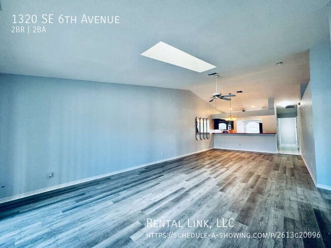 Photo - 1320 SE 6th Ave