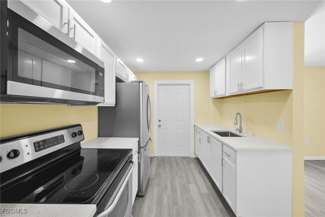 Building Photo - 128 Eucalyptus Ct Unit C