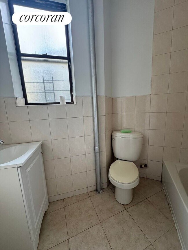 Photo - 1526 Pacific St