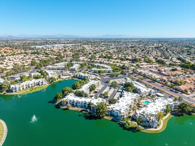 Building Photo - 1825 W Ray Rd