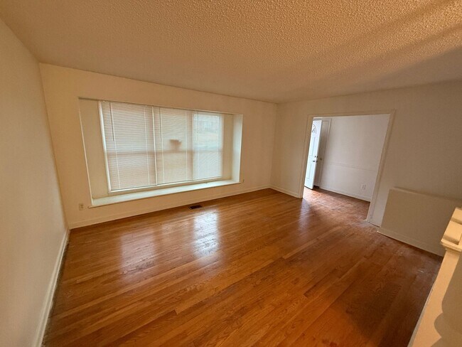 Photo - Beautiful Split level home with tons of upgrades!!