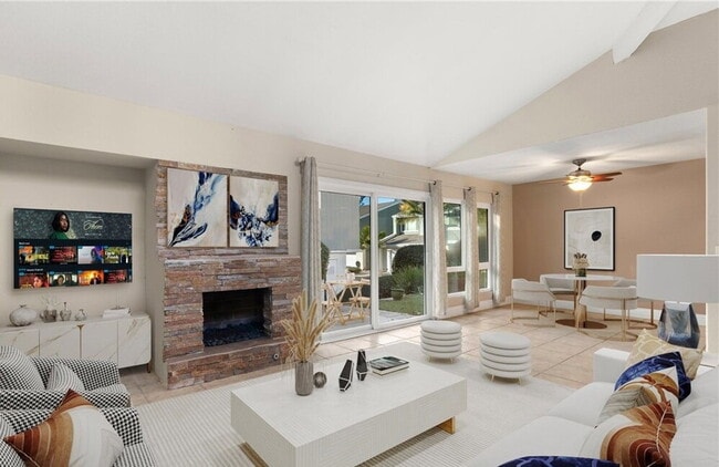 Building Photo - Sophisticated Space Designed for Comfort