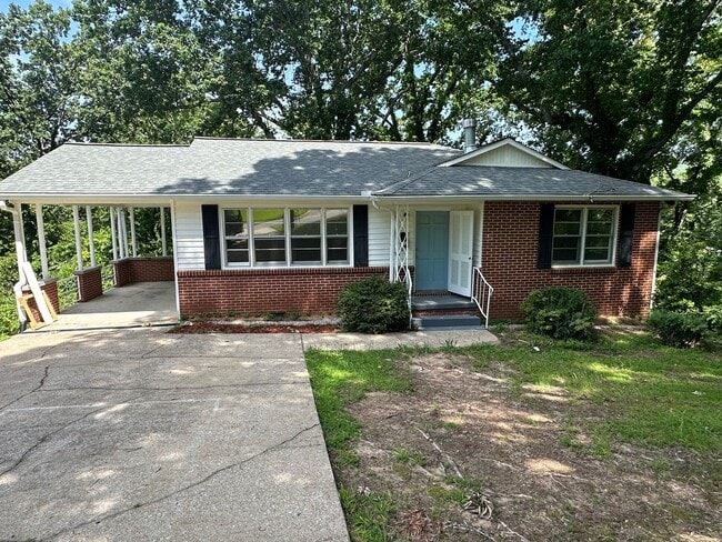Photo - 1604 McCall Dr House
