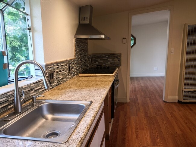 Photo - 21451 Lee Dr