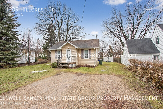 Photo - 1209 Hillcrest Dr