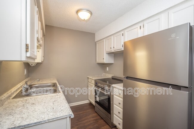 Photo - 6016 Leavenworth Rd