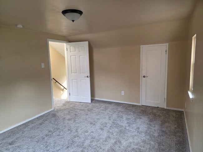 Photo - 5272 Fieldcrest Dr
