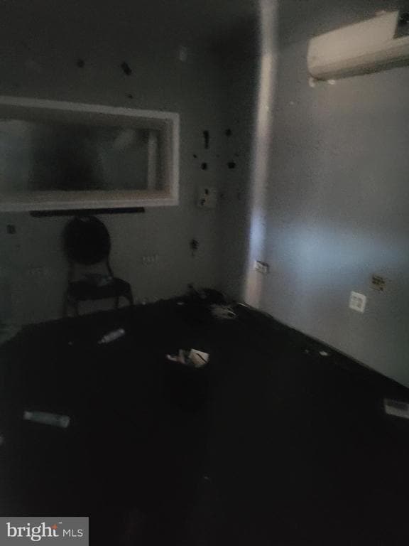 Photo - 5700 Delancey St