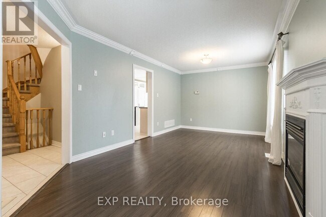 Photo - 32 Pavin Crescent