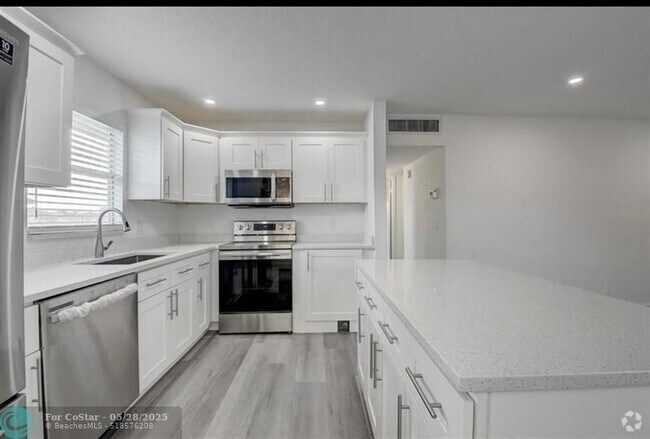 Building Photo - 125 Brittany Terrace Unit 125 Rental
