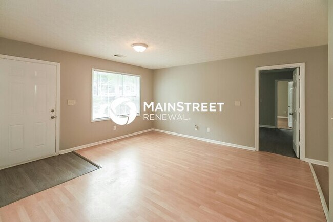 Photo - 4 Bedroom Pet-Friendly Home in Riverdale, GA with Main Street Renewal
