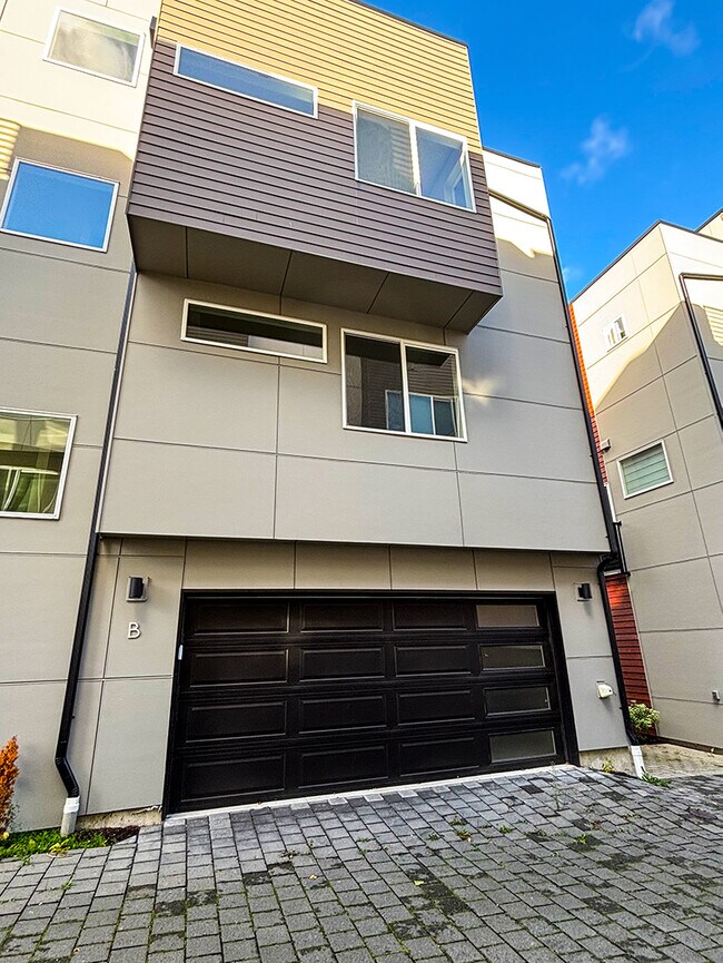 Photo - 18526 Wallingford Ave N