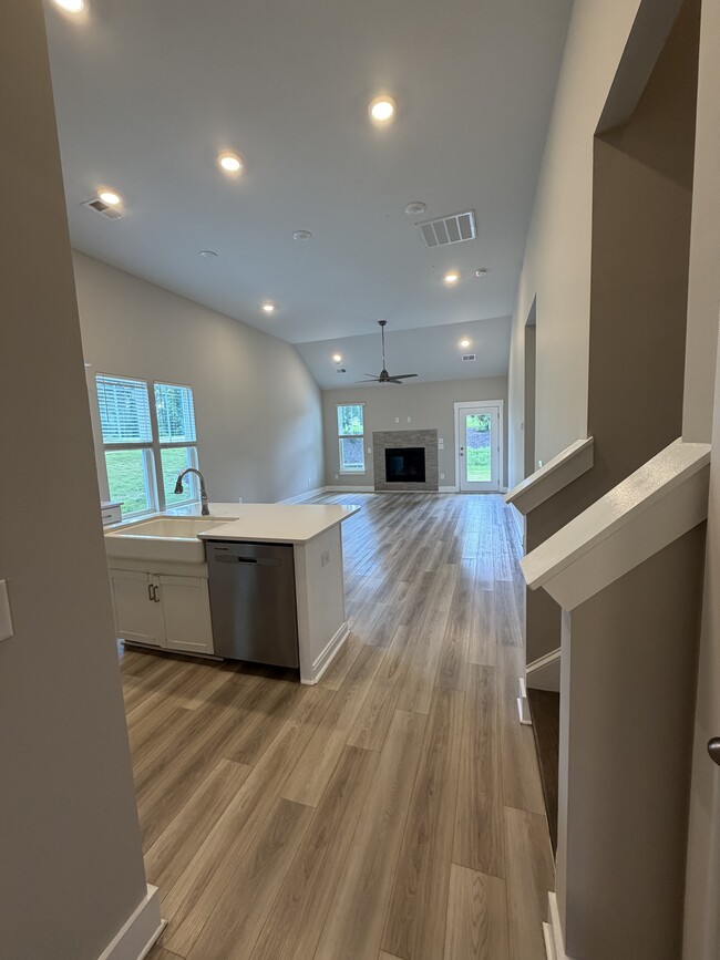 Photo - 201 Woodhouse Way
