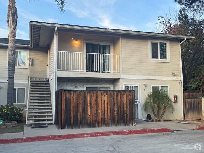 Building Photo - Chase Upstairs Apartment Unit # 8