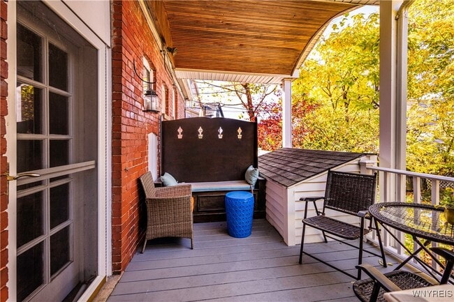 Photo - 186 Bidwell Pkwy