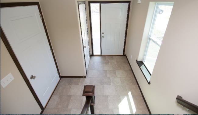 Photo - 2722 Divide St W