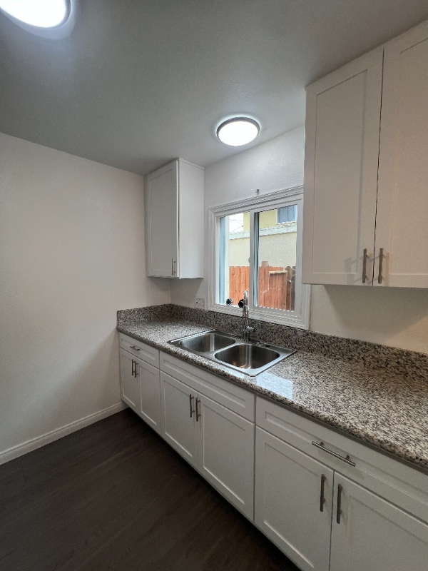 Building Photo - 1827 W Glencrest Ave Rental